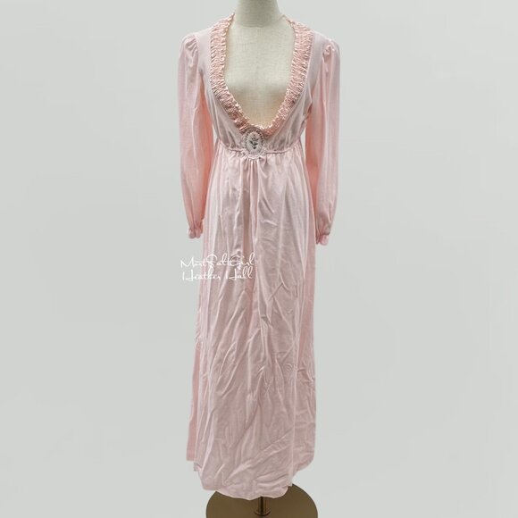 Vintage JC Penney Pink Nightgown w/ Ruffle Trim & Floral Appliqué Union Made - Picture 2 of 8